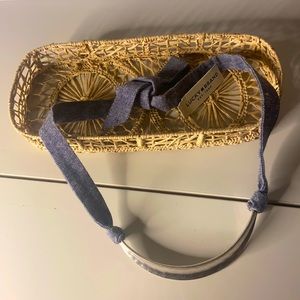 Lucky linen tie necklace in denim!